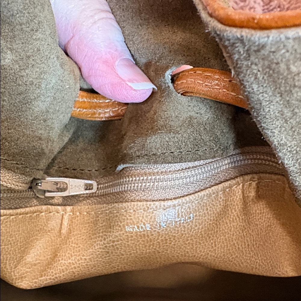 Celine Vintage Suede Leather Bucket Bag—STUNNING!! Excellent Condition!! - Picture 9 of 13